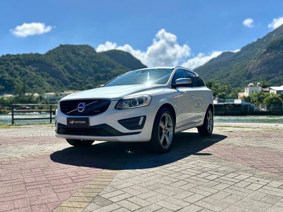 VOLVO XC60 2.0 T5 R DESIGN TURBO GASOLINA 4P AUTOMÁTICO VOLVO XC60 2.0 T5 R DESIGN TURBO GASOLINA 4P AUTOMÁTICO